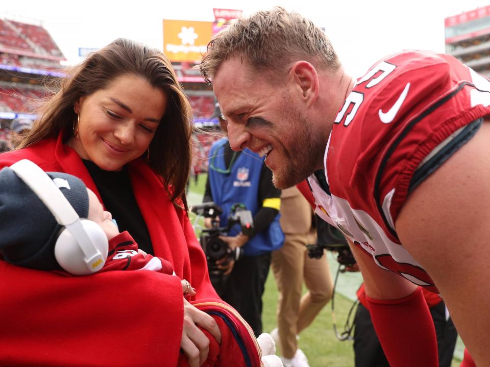 Kubet báo cáo Tại sao Kealia và J.J. Watt gia nhập nhóm sở hữu của Burnley?